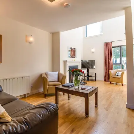 No 2 The Avenue * Killarney