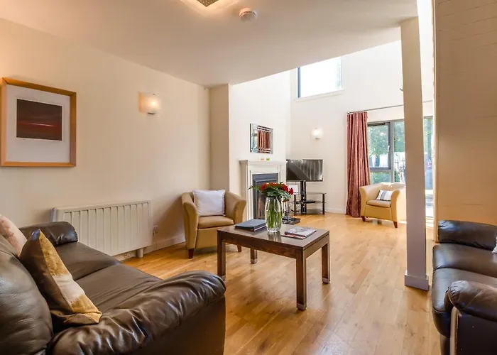 No 2 The Avenue * Killarney